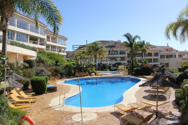 Foto 2de9ebe6-0529-468b-b1d6-d096fb255ddc. Pis amb aparcament piscina a Riviera del Sol Mijas