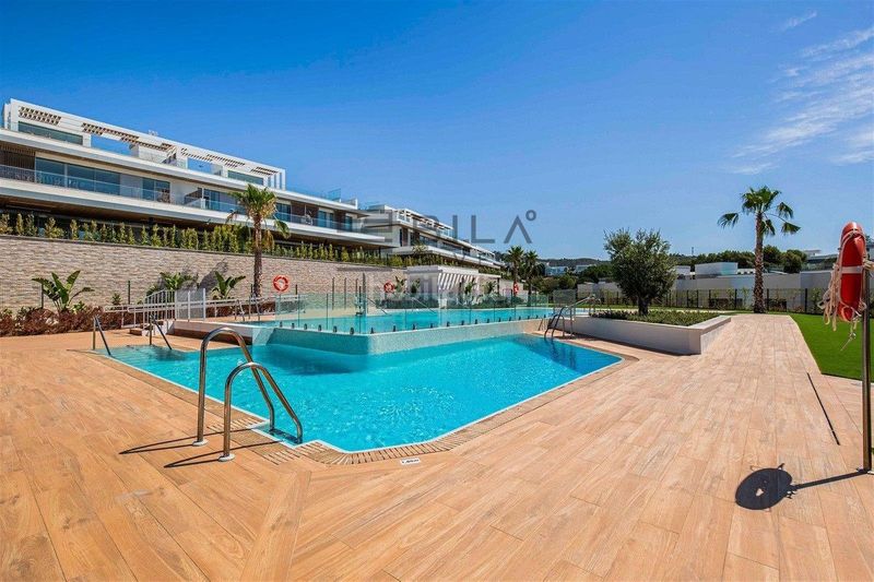 Foto 51d7eed3-ecb3-42d0-a324-0b89cb8d271e. Àtic amb piscina a bahía de Marbella Marbella
