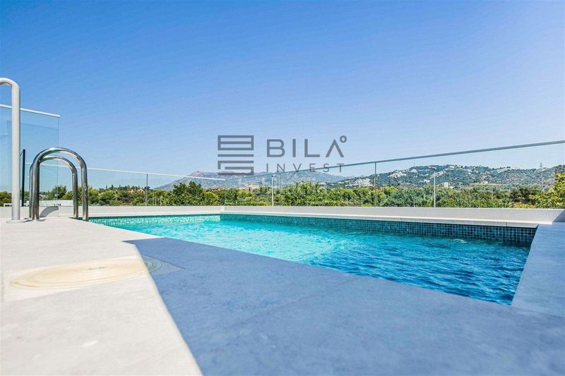 Foto 9fa5ebe2-0940-46ac-9251-fb6b45767817. Àtic amb piscina a bahía de Marbella Marbella