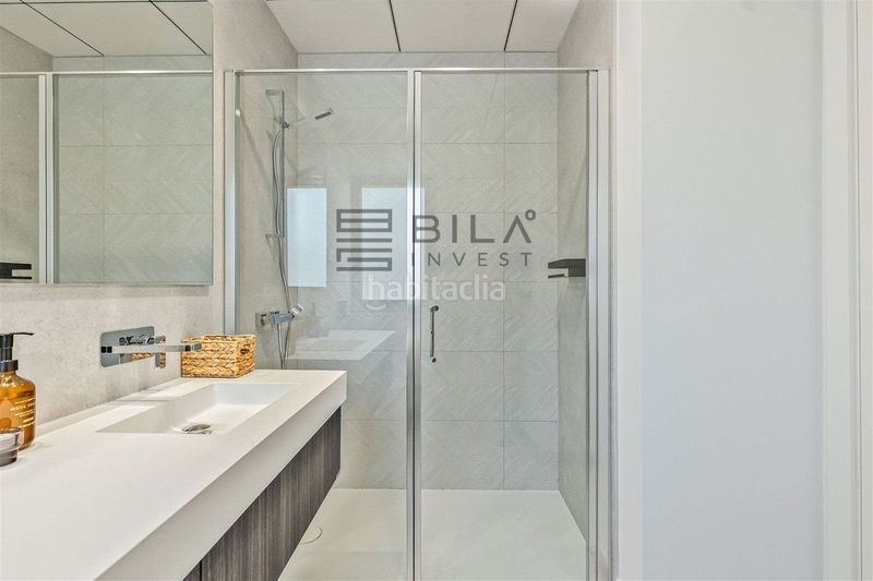 Foto b0a37c80-ad09-4784-acc1-d194a089835b. Àtic amb piscina a bahía de Marbella Marbella