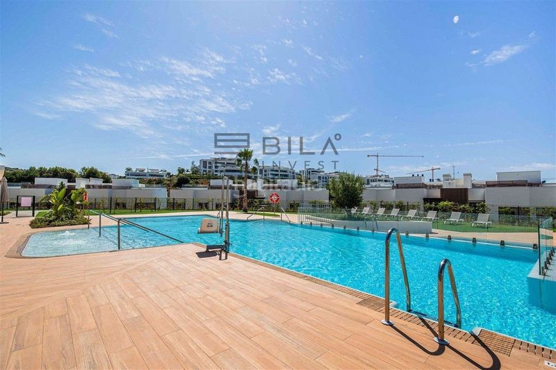 Foto b6b573cd-ab0c-4af9-9233-39d0308bef7b. Àtic amb piscina a bahía de Marbella Marbella