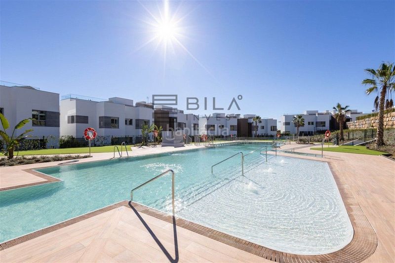 Foto cc90d166-66fa-4368-99d6-397d411d0cab. Àtic amb piscina a bahía de Marbella Marbella