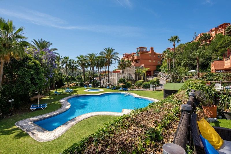 Foto a8015e42-fb21-47b9-b5b3-c362cd8a700b. Pis amb aparcament piscina a reserva de Marbella Marbella