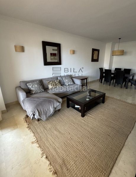 Foto 0ff76b9e-34ba-43be-8f0f-397d5f851f04. Pis amb aparcament piscina a Elviria Marbella