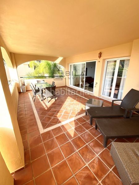 Foto 11f6834a-1ed6-4012-879c-7bb7757ead67. Pis amb aparcament piscina a Elviria Marbella