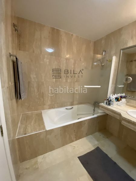 Foto 43ff9f9f-c8b8-4b32-8266-fe91e35fd104. Pis amb aparcament piscina a Elviria Marbella