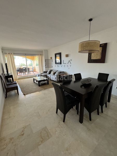 Foto b63bf948-81b4-4382-83a3-c087aff90734. Pis amb aparcament piscina a Elviria Marbella