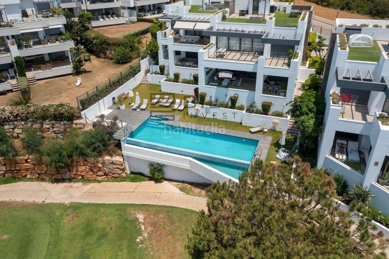 Foto 98a918dc-2bc3-4c21-a86f-fe2dbb1d45c7. Pis amb aparcament piscina a Cabopino - Artola Marbella