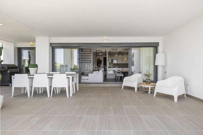 Foto a3e5febb-bdb5-4410-9630-28090a24f4c3. Pis amb aparcament piscina a Cabopino - Artola Marbella