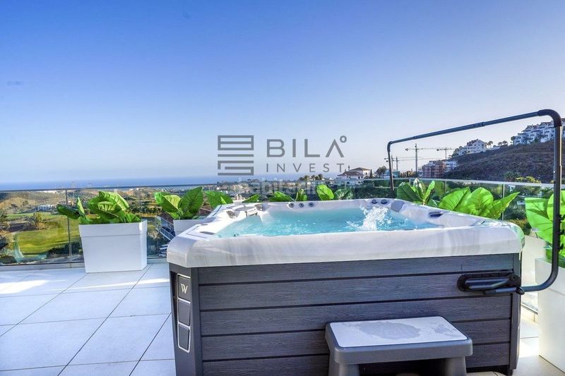 Foto f5a6b30d-aeaf-41cb-8e1b-9eaf62943e4d. Àtic amb piscina a Riviera del Sol Mijas
