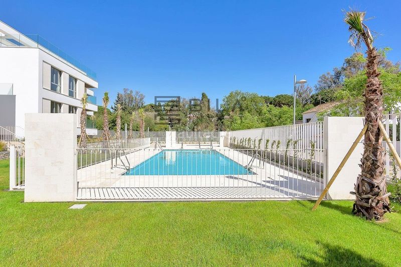 Foto 5922e1f8-90b9-401d-a75a-b98f3b980fa5. Pis amb aparcament piscina a Real de Zaragoza Marbella