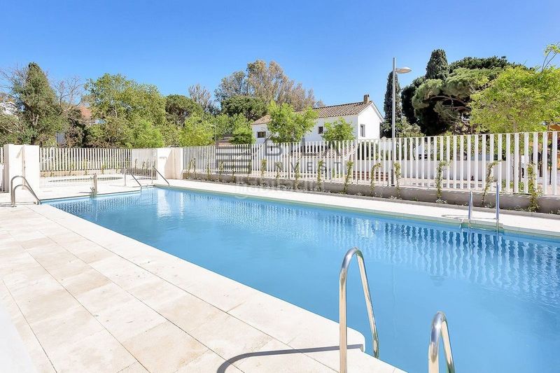 Foto 8316f86b-f05f-4544-8b68-5d563a7c5c1d. Pis amb aparcament piscina a Real de Zaragoza Marbella