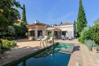 Chalet  Haza del algarrobo. Chalet independiente en venta en  haza del algarrobo , mijas cos