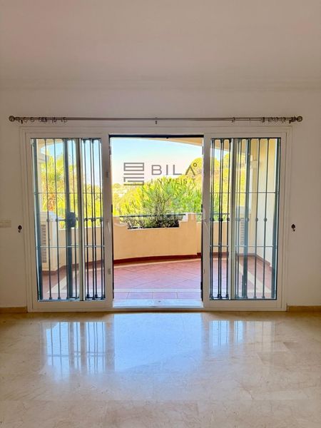 Foto 57758a9b-3921-4e01-86b3-d86efc439c13. Pis amb aparcament piscina a Santa María Marbella
