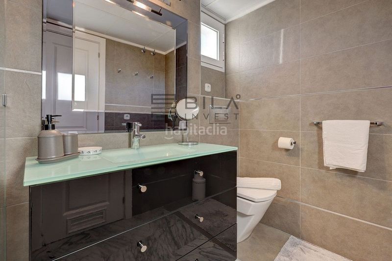 Foto 1a2f2ee5-94e3-4dbe-b2d8-4e0d8e4ff698. Àtic amb piscina a bahía de Marbella Marbella