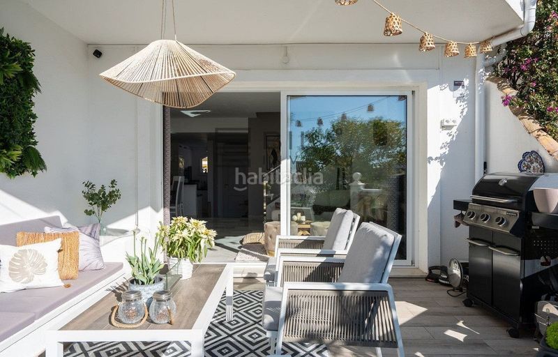 Foto 0ee34a5c-fd7a-41b9-8021-0460b5cf8079. Casa adossada amb piscina a Calahonda Mijas