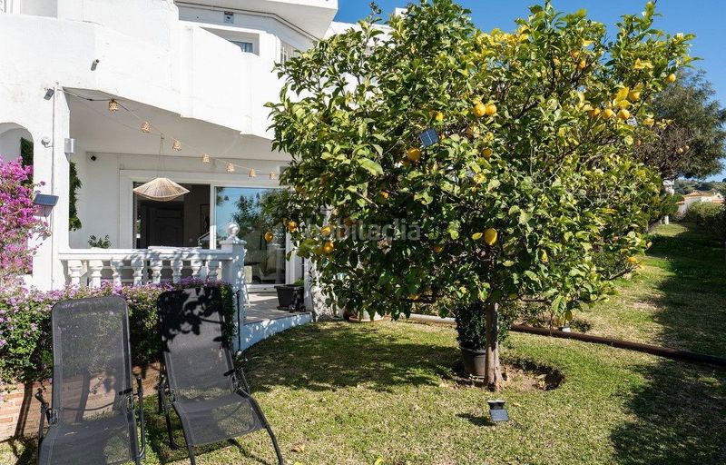 Foto c720caee-b199-47e2-a346-30104b7c4478. Casa adossada amb piscina a Calahonda Mijas
