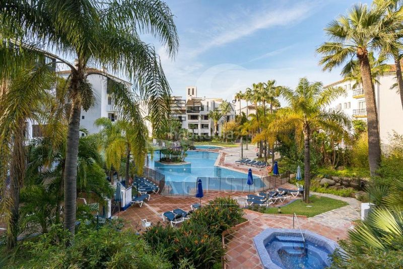 Foto a8eae850-72fb-4c85-9279-3c57e5004fe1. Pis amb aparcament piscina a Romana Playa Marbella