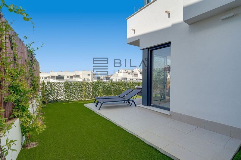 Foto bb9e8ec4-30a2-4e11-9cbb-23aadd7b53c8. Casa aparellada amb piscina a la cala Mijas Mijas