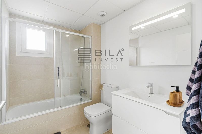 Foto f7e66dd6-b1bb-4150-9dfc-766be5e073a3. Casa aparellada amb piscina a la cala Mijas Mijas