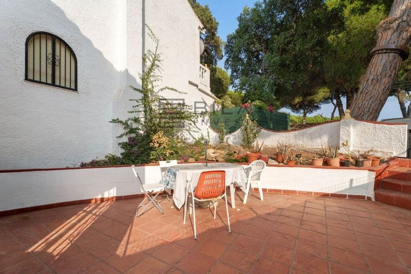 Foto 3a5f982c-cff4-4559-bb32-5085f562c132. Casa adossada a Santa María Marbella