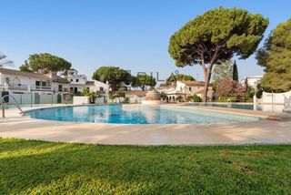 Casa adossada  Parque elviria. Adosado en venta en urb.parque elviria de elviria en marbella