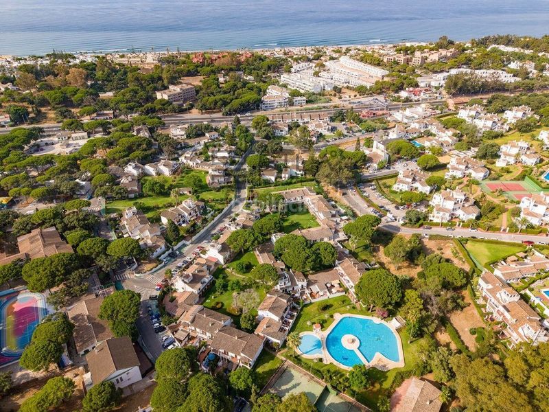 Foto 8a09d0ab-6fee-40cc-934f-f2648e0d2af1. Casa adossada a Santa María Marbella