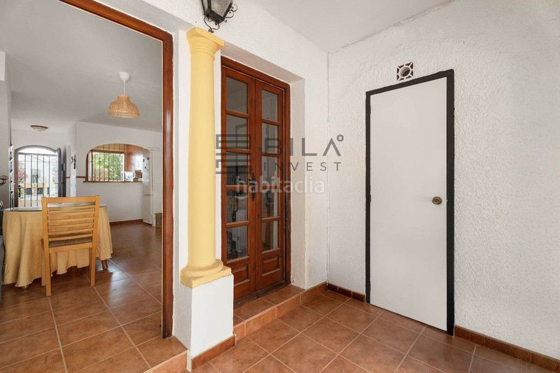 Foto f2c7cce4-5c78-4df4-bfb6-9fef063e22d5. Casa adossada a Santa María Marbella