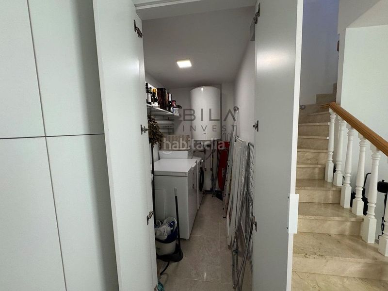 Foto 182563eb-7eab-42ff-bb13-9a26c36e2ad2. Casa adossada amb aparcament piscina a Calahonda Mijas