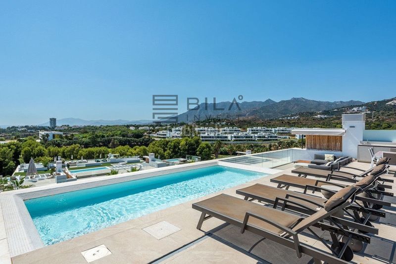 Foto 8b6b2e18-6640-4d8d-8aa1-2a3e24fb4627. Àtic amb piscina a bahía de Marbella Marbella