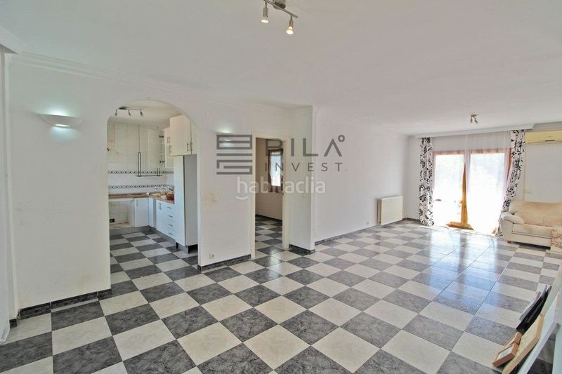 Foto 4b7b034e-d927-4a3d-80e5-cea385737f72. Xalet amb aparcament piscina a Calahonda Mijas