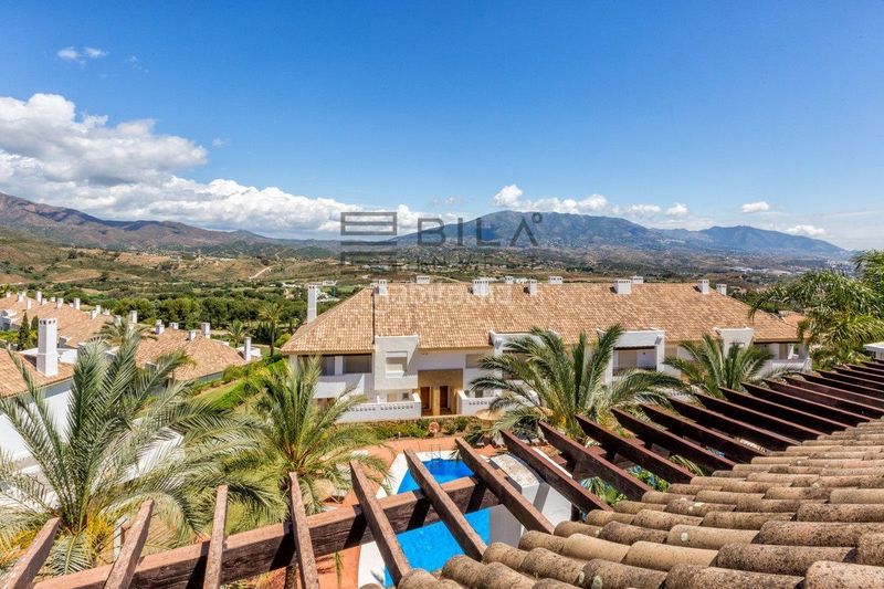 Foto 0225e221-48e9-4fea-b781-c5c9d6bf6b44. Casa adossada amb aparcament piscina a La Cala Golf - Lagar Martell Mijas