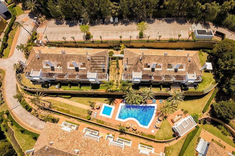 Foto 30798e19-dfe7-4d06-b19d-6eb1a90d5645. Casa adossada amb aparcament piscina a La Cala Golf - Lagar Martell Mijas