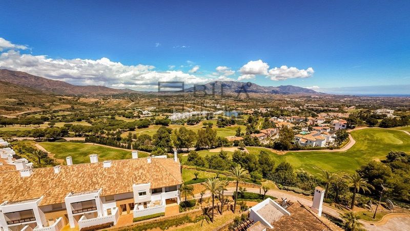 Foto 477e3008-fd04-4172-81a4-0022e1cdb55a. Casa adossada amb aparcament piscina a La Cala Golf - Lagar Martell Mijas