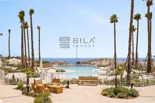 Flat in Urb. Royal Palms