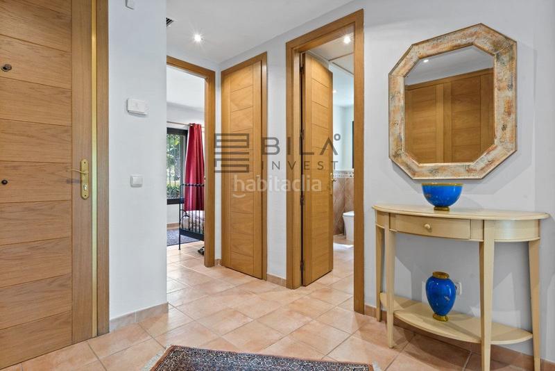 Foto babd1cc6-7bf3-4d53-8140-1b3815876ae6. Etagenwohnung mit parking pool in Río Real Marbella