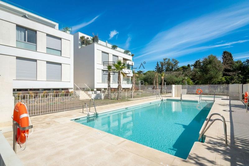 Foto 709bdbdf-4302-4250-b4fe-ae20248220c0. Appartement avec parking piscine dans Real de Zaragoza Marbella