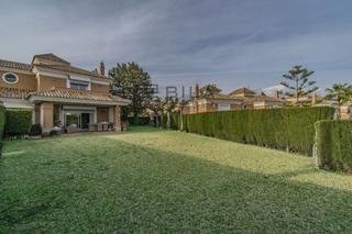 Casa adossada  Santa clara. En marbella