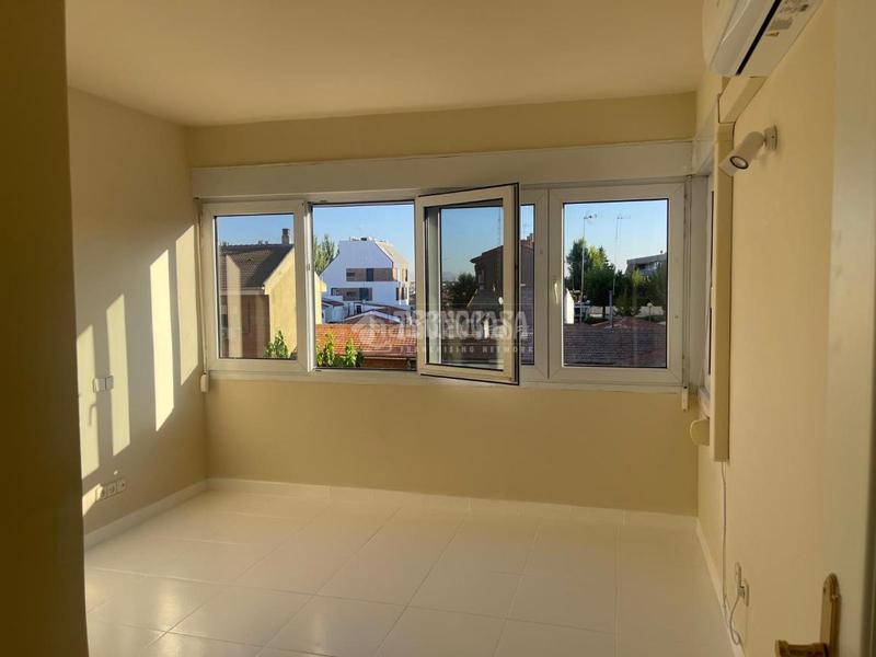 Foto 40ddf8b9-b6d5-46aa-99c5-d1a4168d0deb. Rent flat with parking in Pueblo Pozuelo de Alarcón