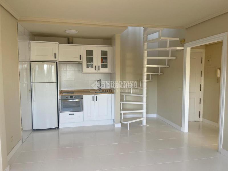 Foto a6487151-6614-4104-a885-c75ce1832616. Rent flat with parking in Pueblo Pozuelo de Alarcón
