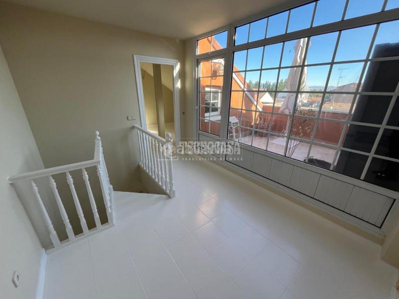 Foto c9683951-dabb-4dda-bdf8-8f1867267129. Rent flat with parking in Pueblo Pozuelo de Alarcón