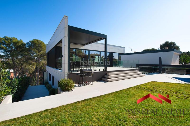Foto d4651a60-221e-4fb3-91fb-14aa4d7b8442. Haus mit heizung parking pool in Montmar Castelldefels