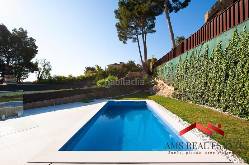 Foto d6990bf2-7a96-4f75-8edd-a489dcd91133. Haus mit heizung parking pool in Montmar Castelldefels