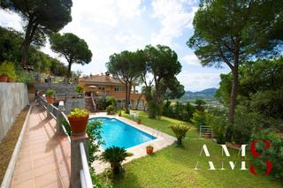 Chalet à Santa Cristina Poble. Villa mediterránea con vistas al mar y montaña en costa brava ur