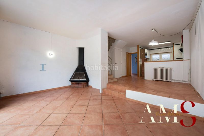 Foto 758f3fec-af3e-4d0b-b64a-f4e05bb75ae0. Casa aparellada amb calefacció aparcament a Begues