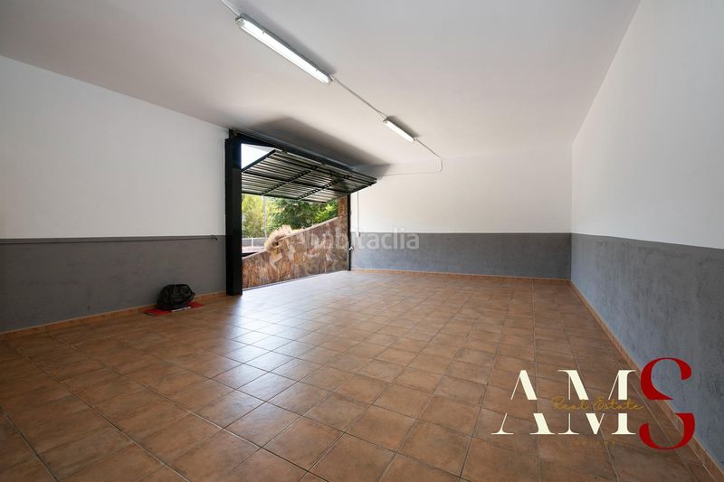 Foto 072ac198-7247-43a7-ae27-e21ec24e5d4a. Xalet amb calefacció aparcament a Begues