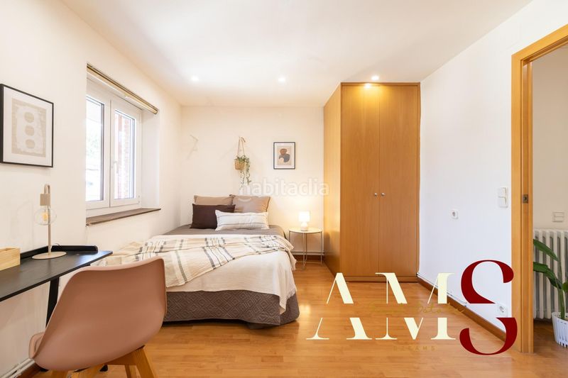 Foto f8b96368-28d8-42d4-b24b-04c2e23812b1. Casa pareada  centro en Begues