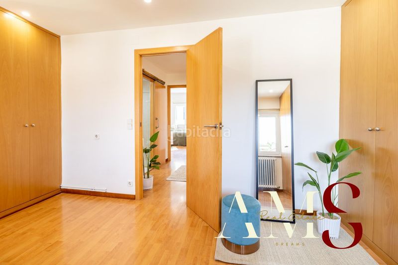 Foto fce6df36-501a-42b7-86bf-4d888533138c. Casa pareada  centro en Begues