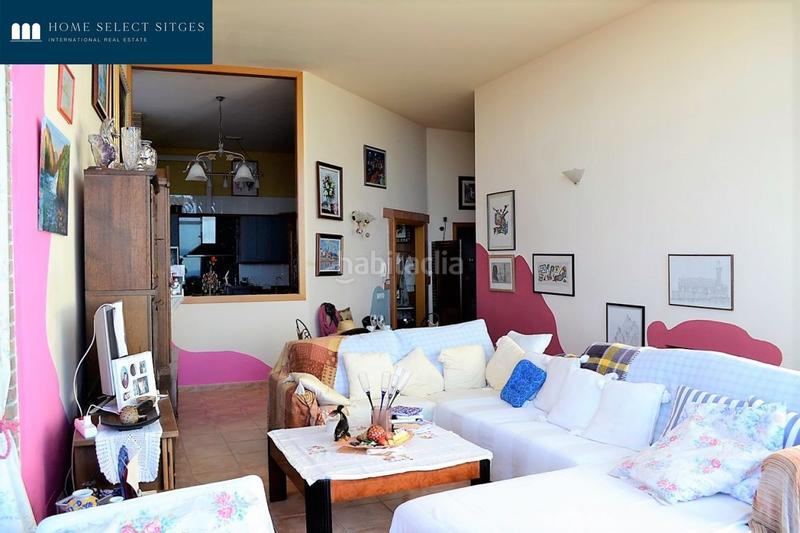 Foto 1d8866c0-6beb-4c61-bbdf-2eb350fba186. Casa torre quint mar con vistas panorámicas y piscina en Sitges
