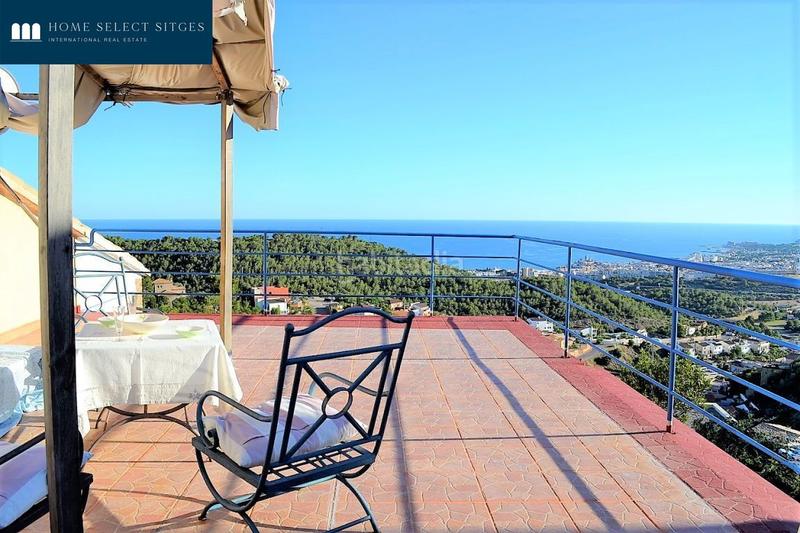 Foto 1dfbc59e-6c1a-4cca-977d-e176c3bdb541. Casa torre quint mar con vistas panorámicas y piscina en Sitges